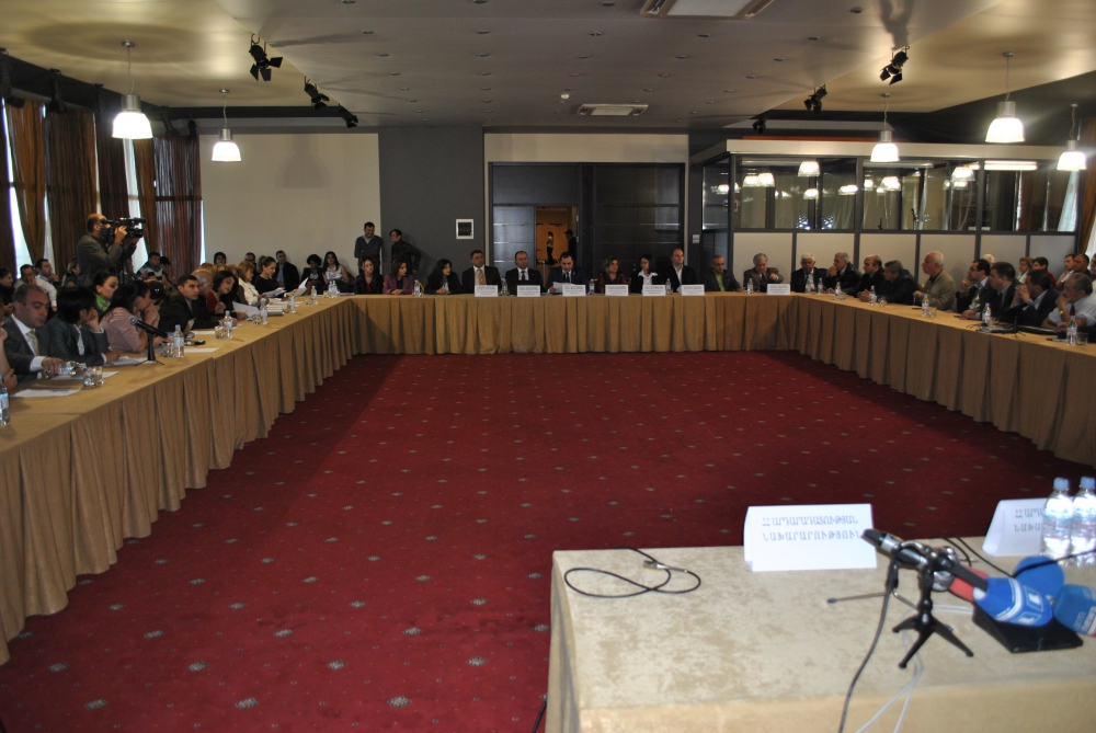 ԱՐԴԱՐԱԴԱՏՈՒԹՅԱՆ ՆԱԽԱՐԱՐՈՒԹՅՈՒՆԸ ՓԱՍՏԱԲԱՆՆԵՐԻ ՊԱԼԱՏԻ ԳՈՐԾԸՆԿԵՐՆ Է, ԲԱՅՑ ՃՇՄԱՐՏՈՒԹՅՈՒՆՆ ՈՒ ԱՆԿԱԽՈՒԹՅՈՒՆՆ ԱՎԵԼԻ ԹԱՆԿ ԵՆ … ԱՐԴԱՐԱԴԱՏՈՒԹՅԱՆ ՆԱԽԱՐԱՐՈՒԹՅՈՒՆԸ ՓԱՍՏԱԲԱՆՆԵՐԻ ՊԱԼԱՏԻ ԳՈՐԾԸՆԿԵՐՆ Է, ԲԱՅՑ ՃՇՄԱՐՏՈՒԹՅՈՒՆՆ ՈՒ ԱՆԿԱԽՈՒԹՅՈՒՆՆ ԱՎԵԼԻ ԹԱՆԿ ԵՆ …