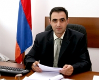 Դատավոր Արսեն Մկրտչյանը փորձում է հիմարեցնել քաղաքացիներին